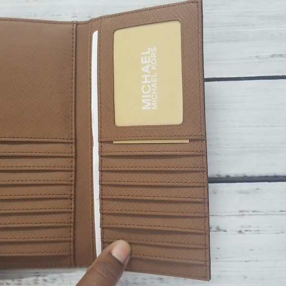 Michael Kors Brown Wallet NWOT - Picture 5 of 10
